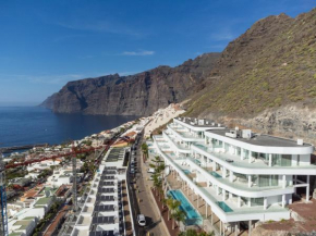 Crystal I Luxury Apartments by EnjoyaHome